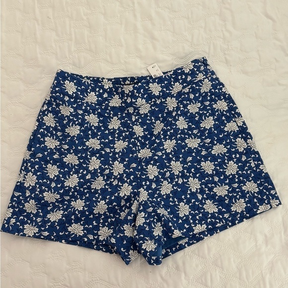 NWT J. Crew shorts navy and white flowers SIZE 8 - Picture 1 of 9